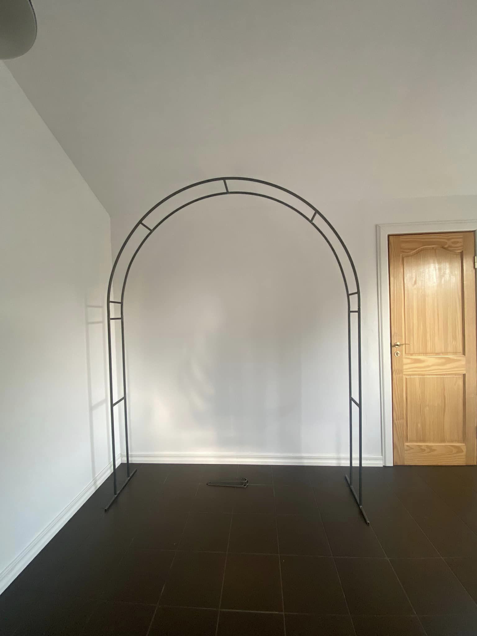 Tvirta metalinė surenkama dekoracija h 250 cm